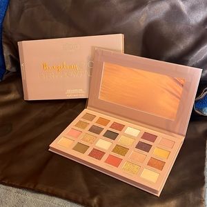 CIATE LONDON Brazilian Glow Eyeshadow Palette
24-Pan Eyeshadow Palette Makeup